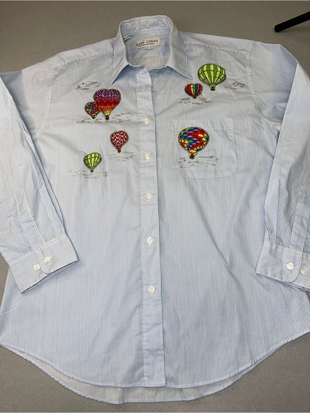 Las Olas Women’s M Blue/White Striped Dress Shirt Hot Air Balloon